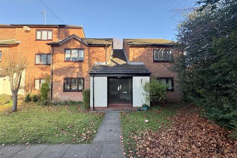 undefined, 14 Cotswold Court, Penn