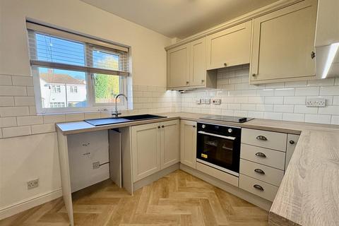 undefined, 14 Cotswold Court, Penn
