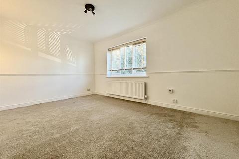 undefined, 14 Cotswold Court, Penn