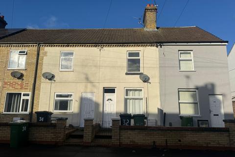 3 bedroom terraced house to rent, Percival Street, Peterborough, PE3