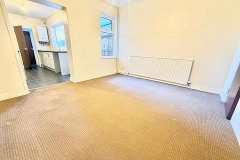 3 bedroom terraced house to rent, Percival Street, Peterborough, PE3