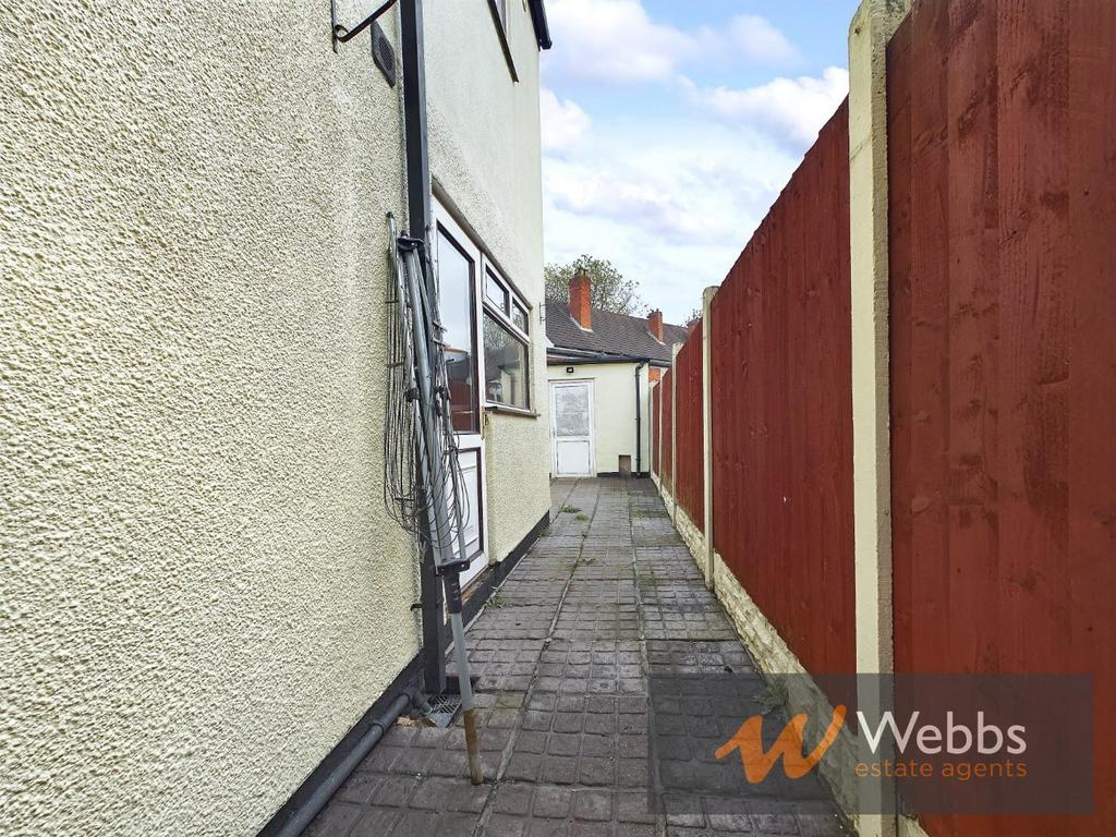 CAM01121 G0-PR0099-STILL019.jpg