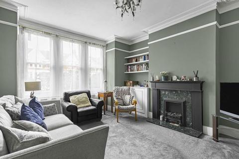 3 bedroom flat for sale, Trouville Road, London SW4