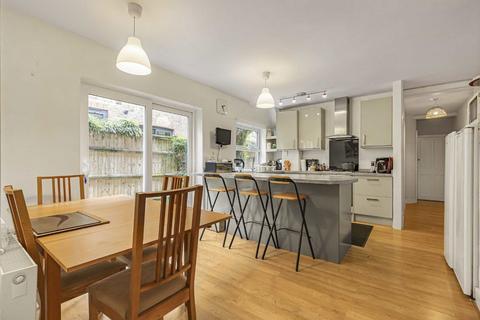 3 bedroom flat for sale, Trouville Road, London SW4