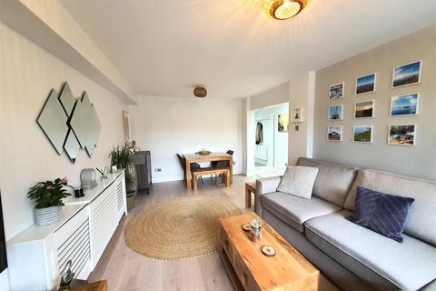 2 bedroom apartment for sale, Village Road, Enfield EN1