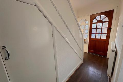 3 bedroom house to rent, Lindley Avenue, Tipton