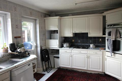 undefined, London Road, High Wycombe HP11