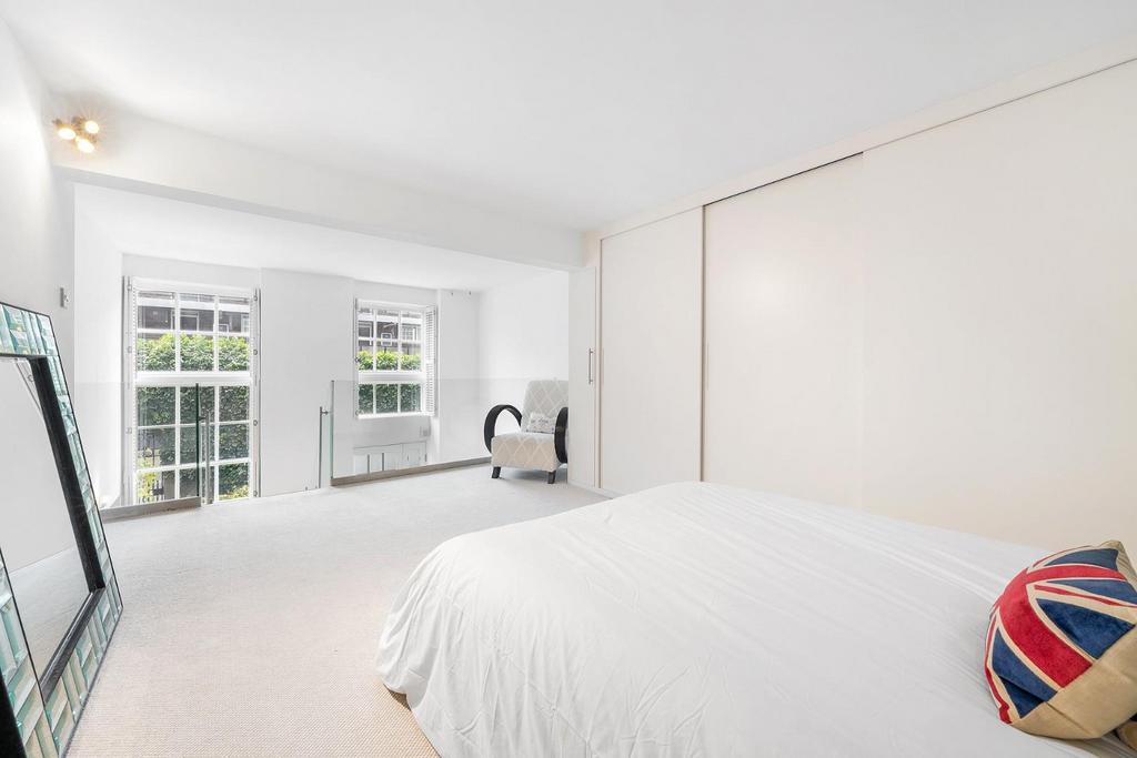 Bedroom 1 (2).JPG
