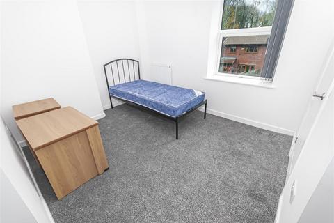 undefined, Bridge Street, Shaw, Oldham