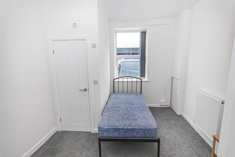 undefined, Bridge Street, Shaw, Oldham