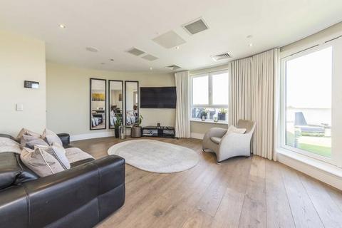 2 bedroom flat to rent, St. Luke's Avenue, London SW4