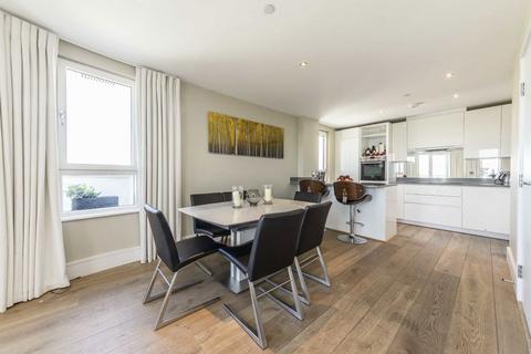 2 bedroom flat to rent, St. Luke's Avenue, London SW4