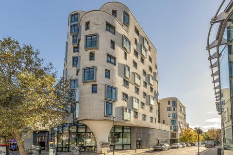 2 bedroom flat to rent, St. Luke's Avenue, London SW4