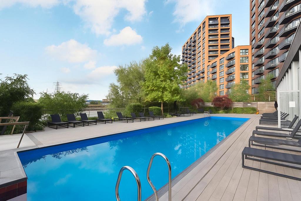 Echo house - pool.png