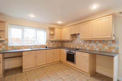 4 bedroom detached bungalow to rent, Browns Close, Newmarket CB8