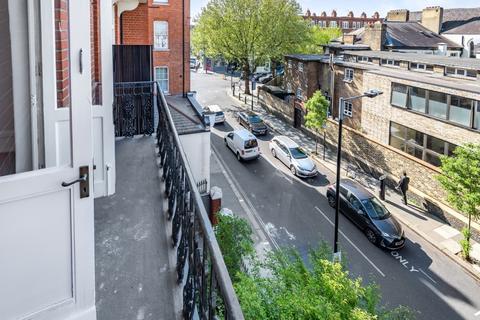 2 bedroom flat to rent, Kelvedon Road, London, SW6