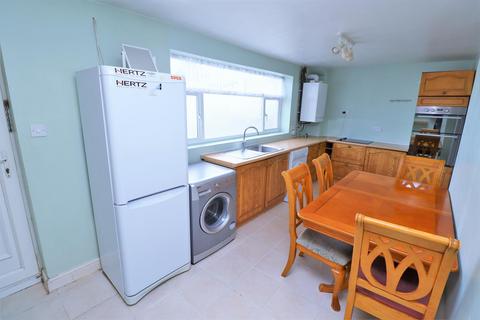 3 bedroom semi-detached house to rent, Scholfield Road, Keresley End, Coventry