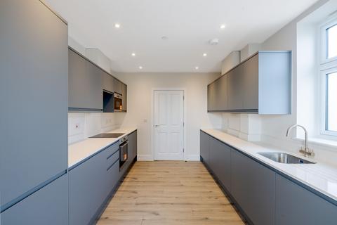 3 bedroom penthouse for sale, 25 The Grove, Coulsdon, CR5