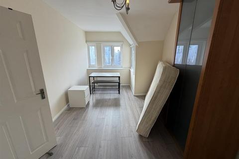 undefined, Finchley Lane, Hendon, London, NW4