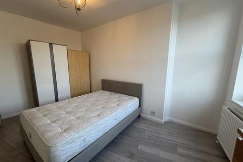 undefined, Finchley Lane, Hendon, London, NW4
