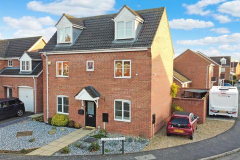 4 bedroom detached house for sale, Lancaster Road, Coddington, Newark