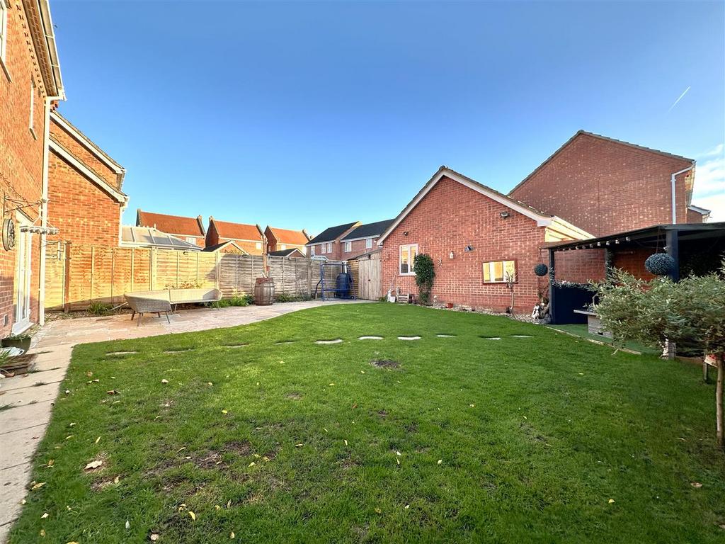 Lovely Landscaped Garden 456