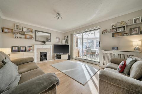 undefined, Paget Close, Surrey GU15