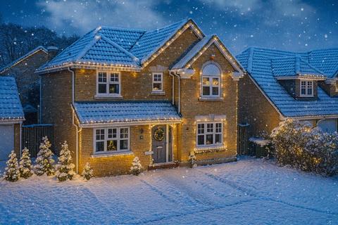 4 bedroom detached house for sale, Paget Close, Surrey GU15