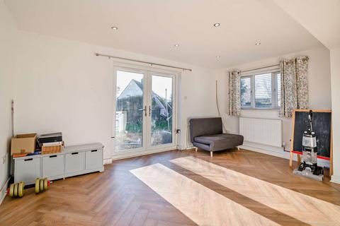 3 bedroom semi-detached house for sale, Rylands Close, Stonehouse, GL10