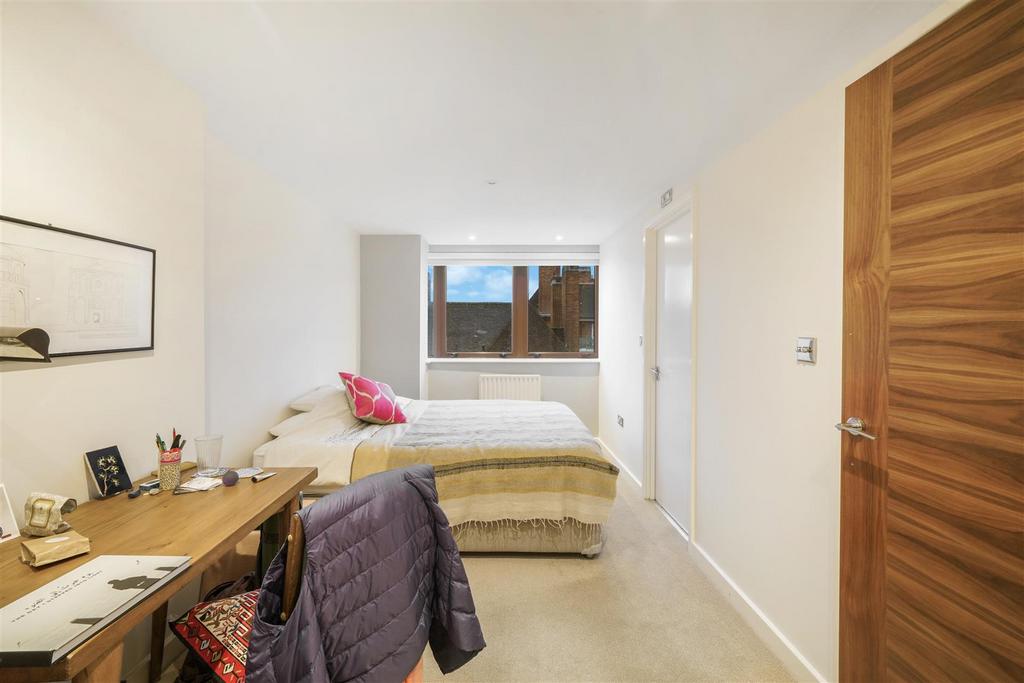 Fisherton Street - Jd Obpu XTXq Mf4lny YW1 Z.jpg