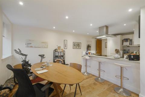 2 bedroom flat to rent, Fisherton Street, London, NW8