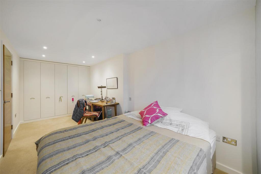 Fisherton Street - z An1 X3hk S41 Tq Ph PTYBK.jpg
