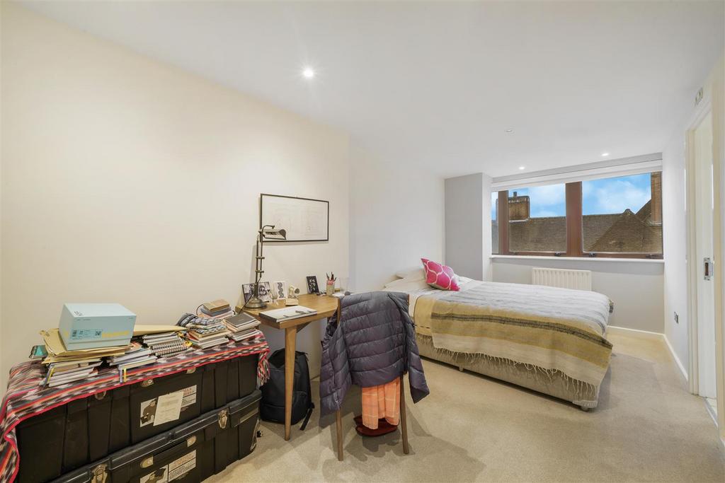 Fisherton Street - CEUpb VMWOh0w Hly SHVVD.jpg