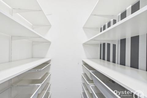 3 bedroom house to rent, Hawksmead Close, Enfield, EN3