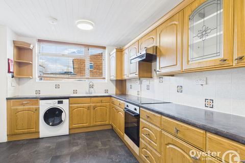 3 bedroom house to rent, Hawksmead Close, Enfield, EN3