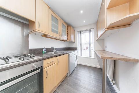 3 bedroom townhouse for sale, Queens Crescent, Livingston EH54