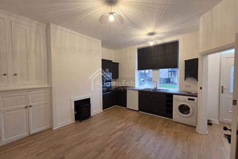 2 bedroom end of terrace house for sale, Walker Street, Thornhill Lees