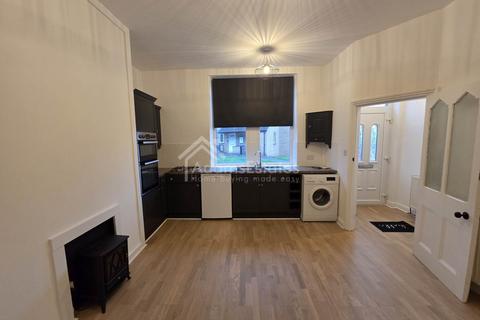 2 bedroom end of terrace house for sale, Walker Street, Thornhill Lees