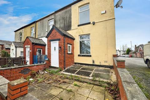 3 bedroom end of terrace house to rent, Railway Bank, Greater Manchester SK14
