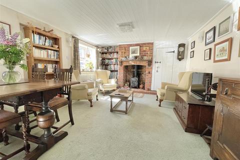 2 bedroom end of terrace house for sale, White Horse Street, Wymondham