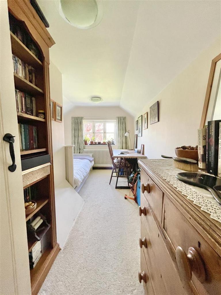 Bedroom 2/study