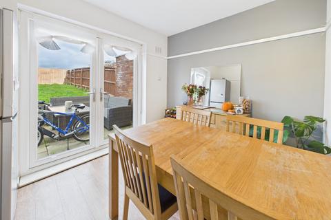 3 bedroom semi-detached house for sale, Great Elms Road, Hemel Hempstead, HP3