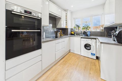 3 bedroom semi-detached house for sale, Great Elms Road, Hemel Hempstead, HP3