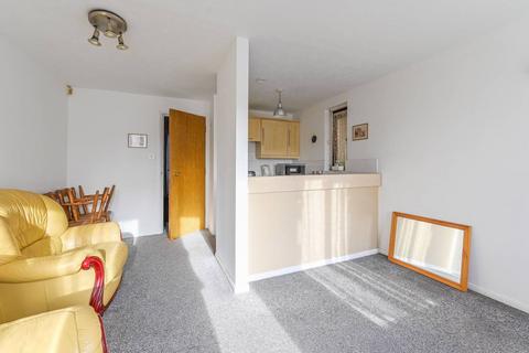 undefined, Discovery Walk, Wapping, London, E1W