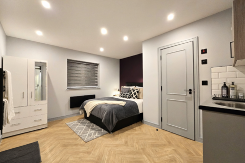 Studio to rent, Bluefield Close, Hampton TW12