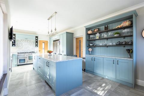 4 bedroom detached house for sale, Avon Drive, Whetstone, Leicestershire.