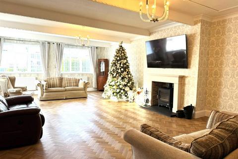 4 bedroom detached house for sale, Avon Drive, Whetstone, Leicestershire.