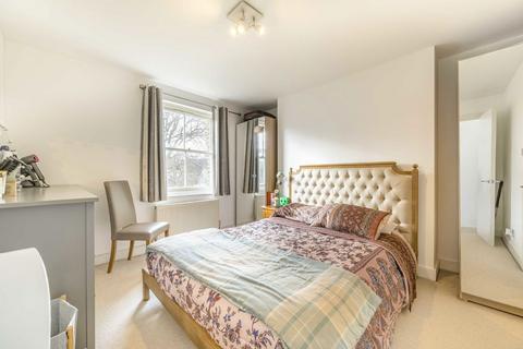 2 bedroom maisonette to rent, Harwood Road, London SW6