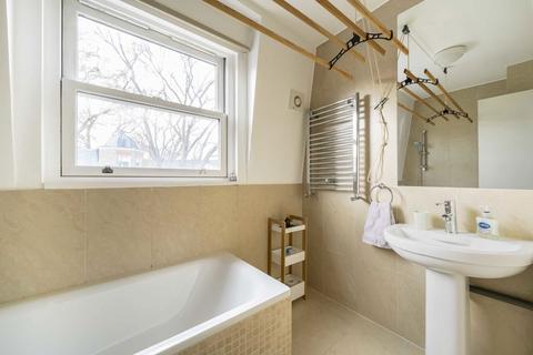 2 bedroom maisonette to rent, Harwood Road, London SW6