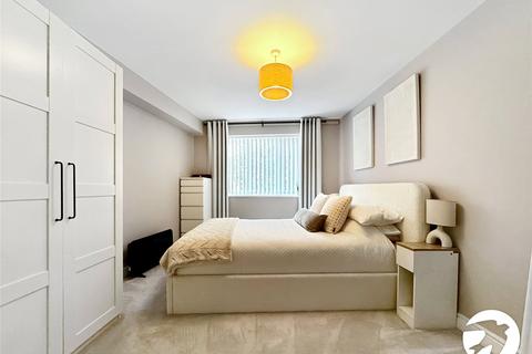 2 bedroom flat for sale, St. Peters Street, Maidstone, Kent, ME16